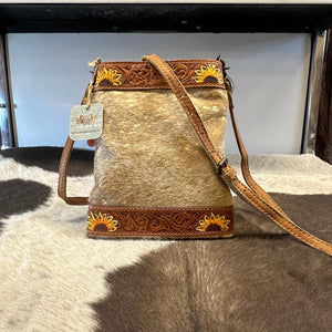 The Aspen Crossbody-Conceal carry (B)